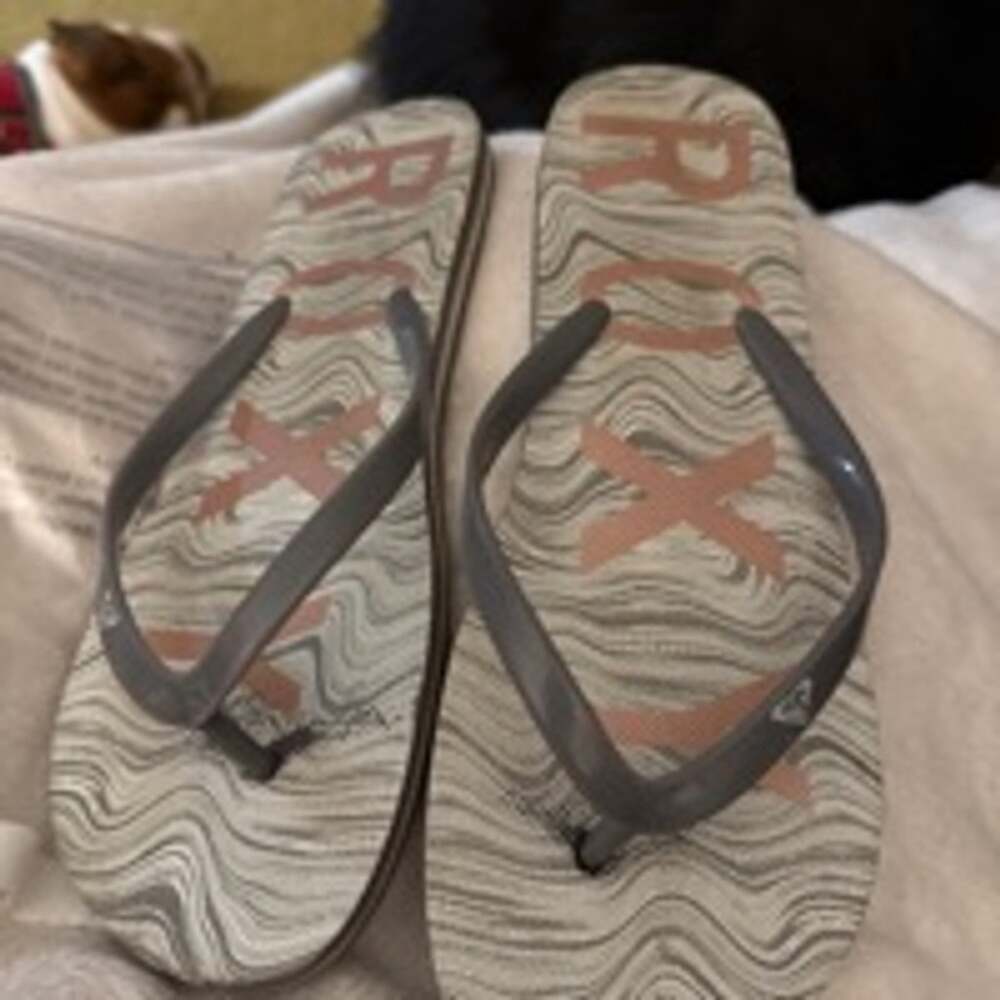 Women's Roxy Flip Flops Sandals Size 8-9 White gray item 0037
